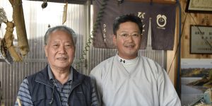 岡田たた美店 一級畳製作技能士 代 表　岡田 延也さん（写真右）