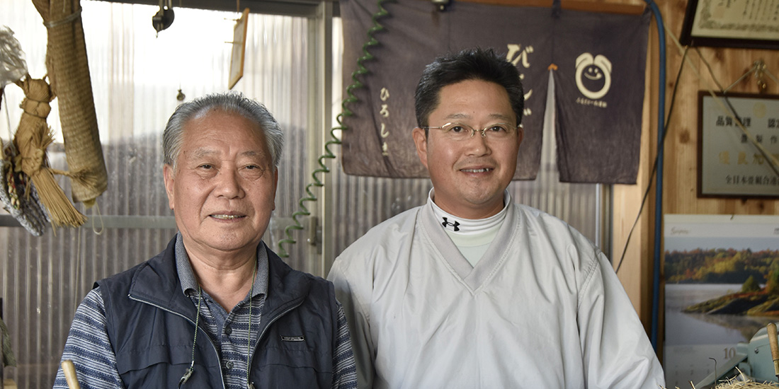 岡田たた美店 一級畳製作技能士 代 表 岡田 延也さん(写真右)